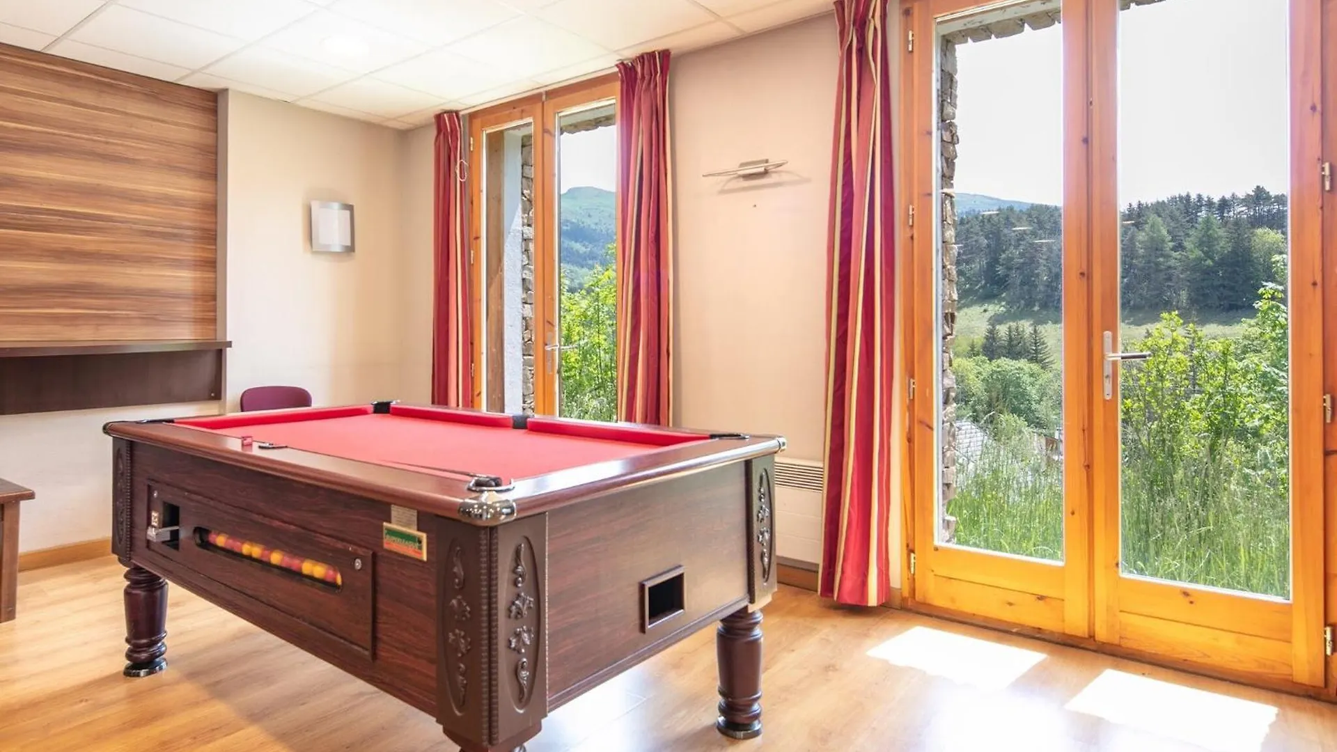Apartment With Shuttle Bus To The Ski Lift 그레세앙베르코르